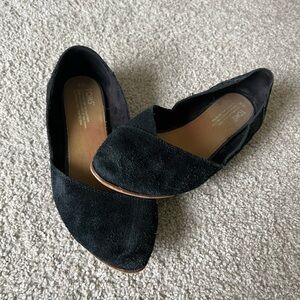 TOMS Black Suede Jutti Neat Pointed Toe Flats